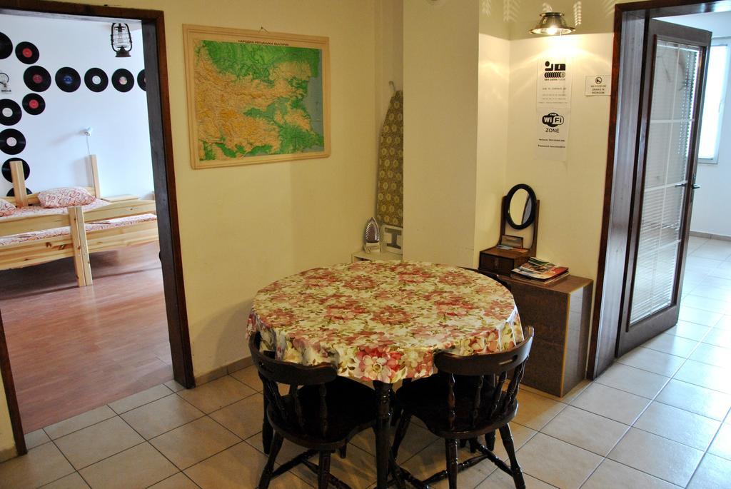 10 Coins Hostel & Tours Sofia Extérieur photo