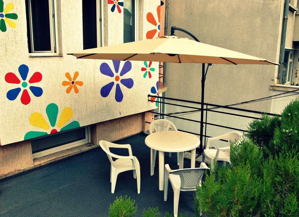 10 Coins Hostel & Tours Sofia Extérieur photo