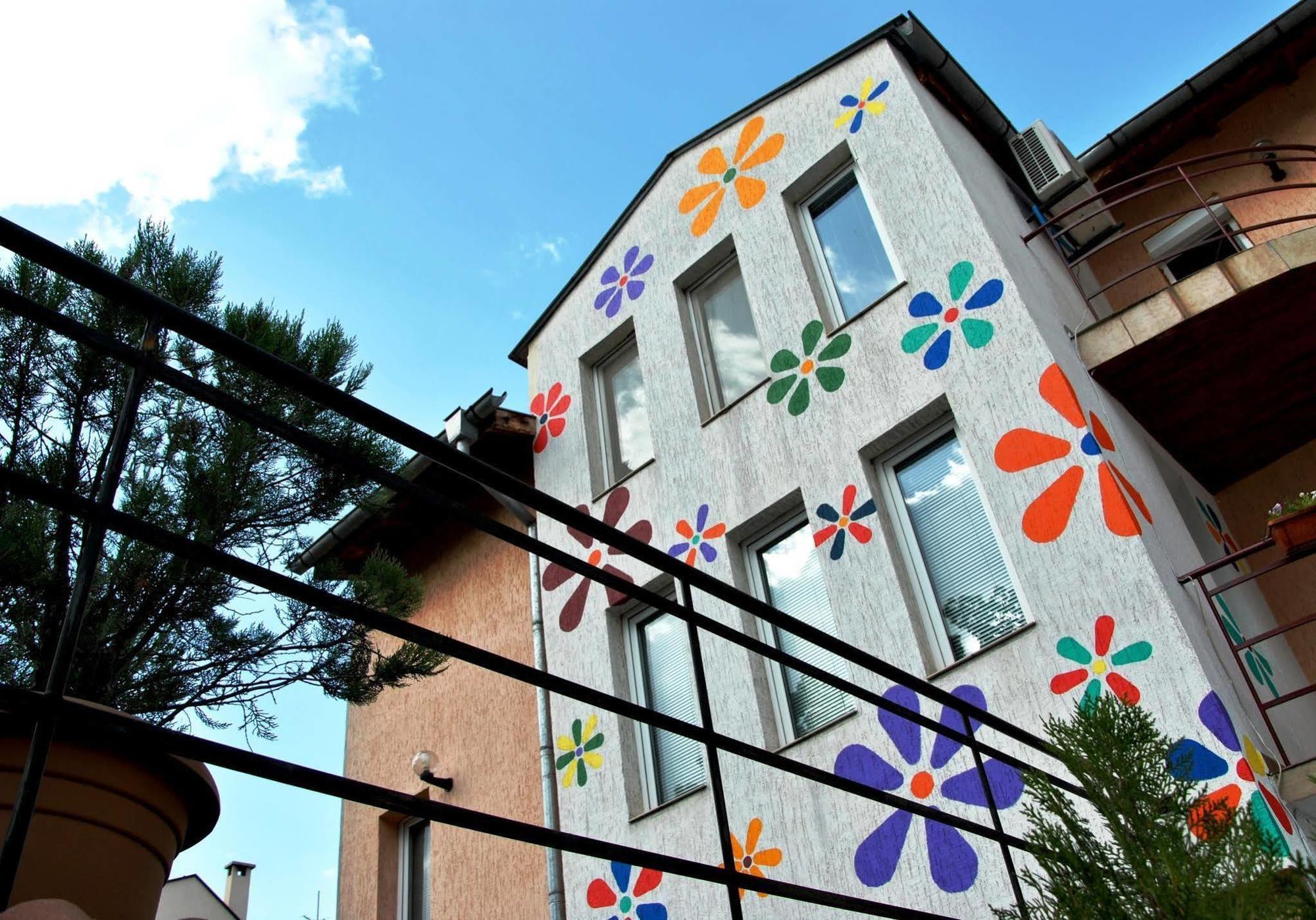 10 Coins Hostel & Tours Sofia Extérieur photo